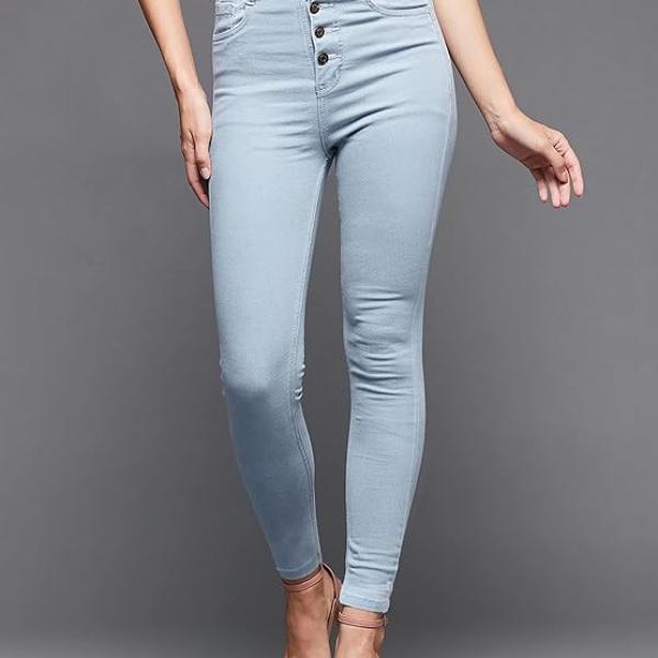 Distressed Skinny Jeans (Digital)